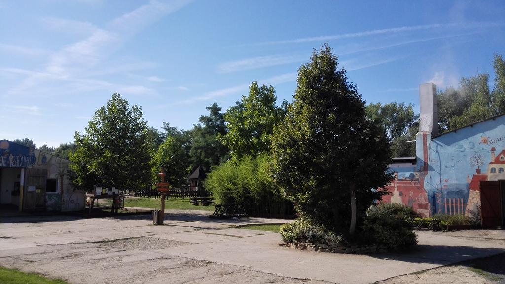 Zoopark Zelcin Villa Mělník Exterior foto