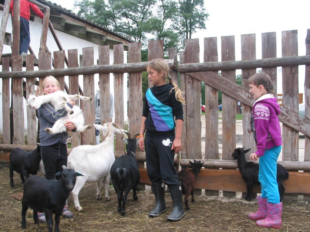 Zoopark Zelcin Villa Mělník Exterior foto